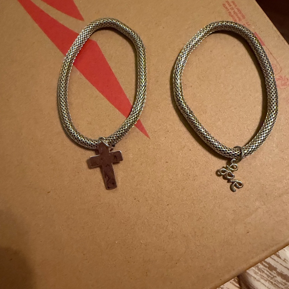 Women’s bracelets